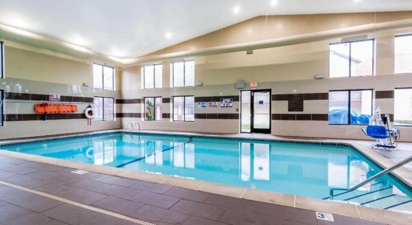 אן ארבור Comfort Inn & Suites University South מראה חיצוני תמונה